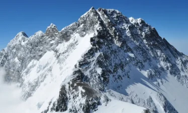 Mt Everest & Lhotse (8848M)