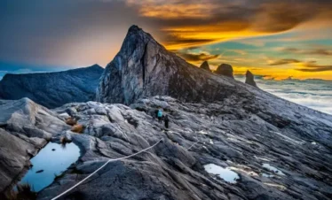Mt Kinabalu (4095 Meters)