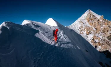 Mt Makalu (8463M)